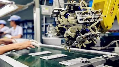 5年内工业机器人或取代八成工人？富士康软件技术开发引领制造业变革